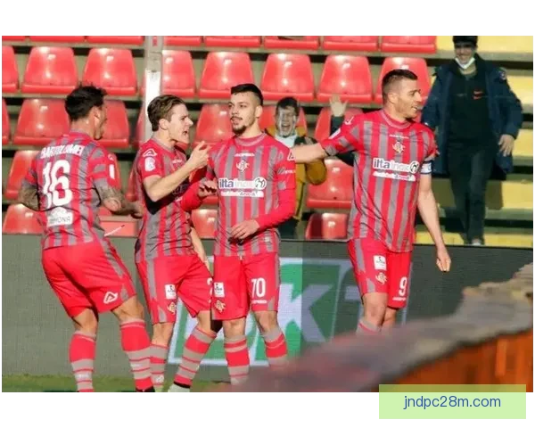 罗马队主场迎战克雷莫纳全力争胜目标稳固联赛前四 罗马队主场迎战克雷莫纳全力争胜目标稳固联赛前四