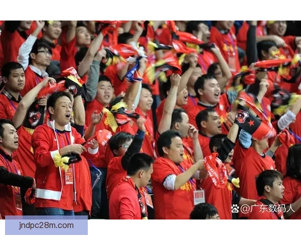 匹兹堡猎犬险胜钢城以2比1取得关键胜利展现强大攻防实力 匹兹堡猎犬险胜钢城以2比1取得关键胜利展现强大攻防实力