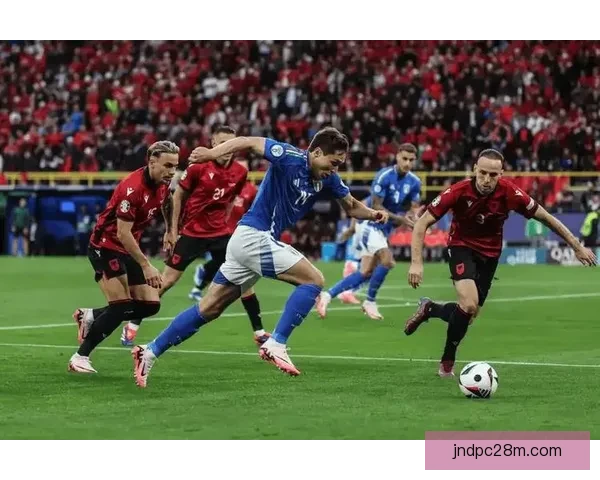 波兰逆袭阿尔巴尼亚赢得关键三分 维尔茨基与莱万领衔全场表现 波兰逆袭阿尔巴尼亚赢得关键三分 维尔茨基与莱万领衔全场表现